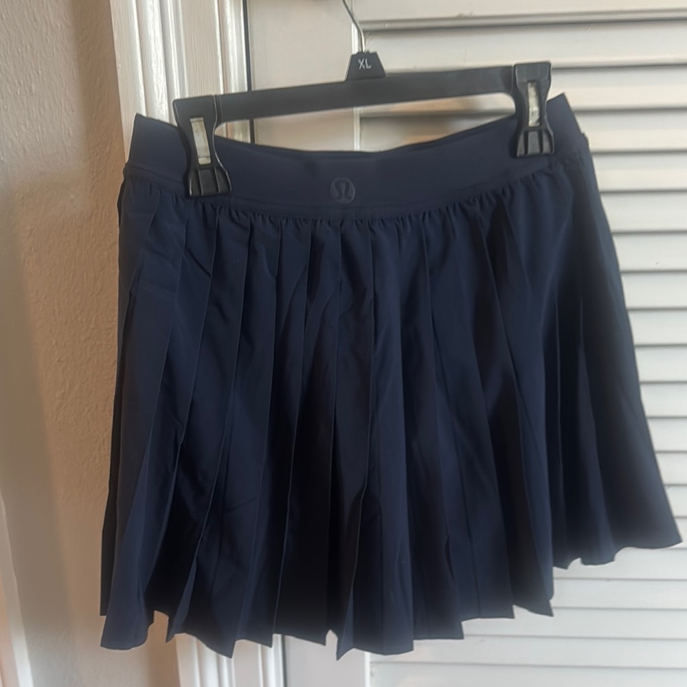 Lululemon Athletica never worn navy size 4 high-rise Pleated Mini